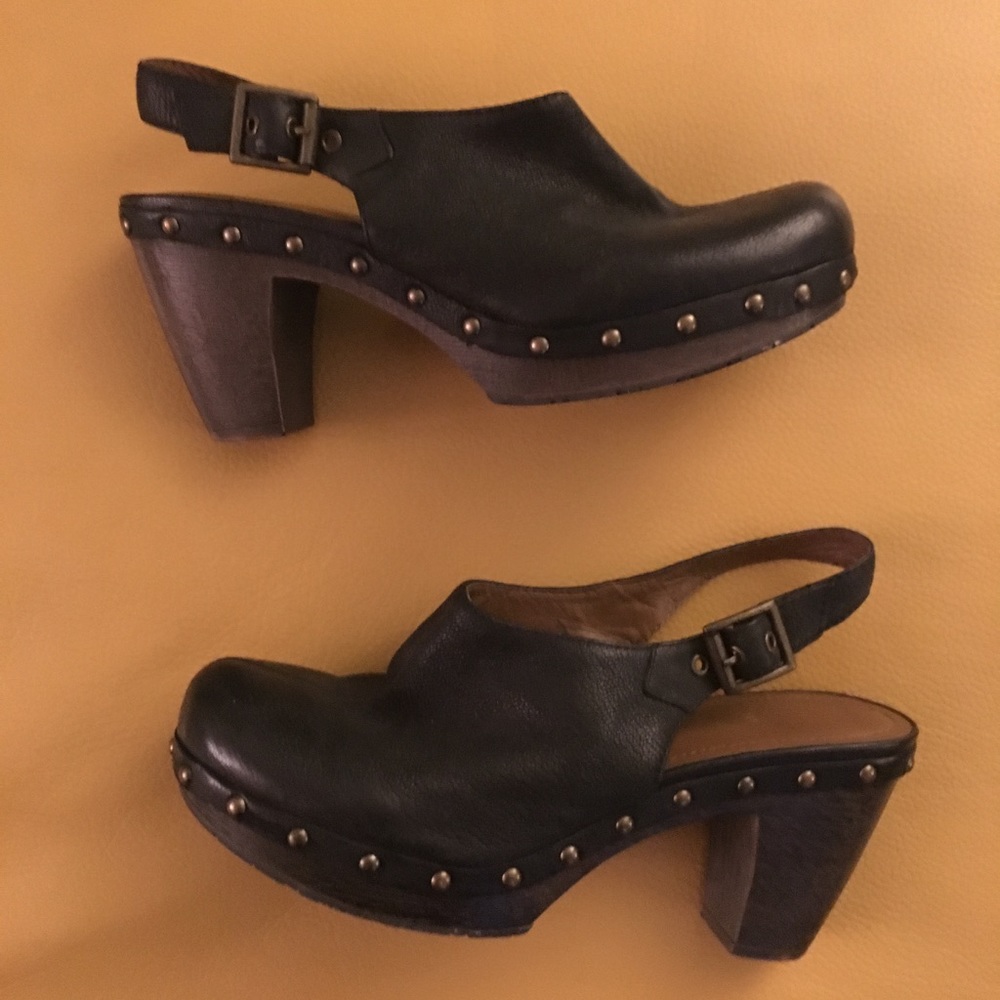 GIANNI BINI Black Leather Clogs Size 8.5